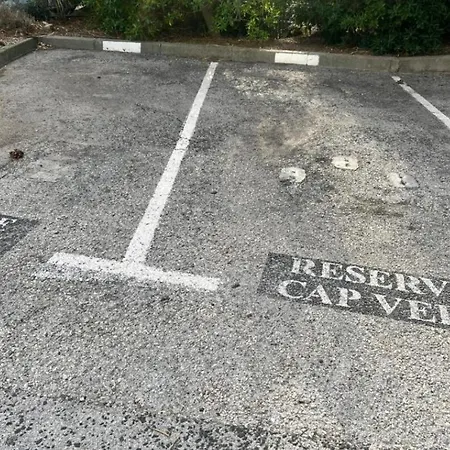 T3 Piscine Parking