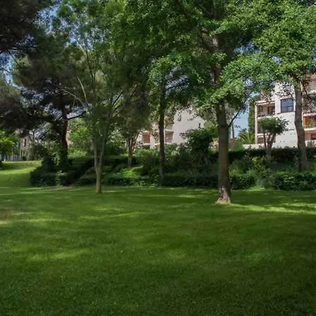 T3 Piscine Parking *