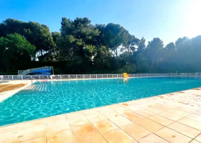 T3 Piscine Parking